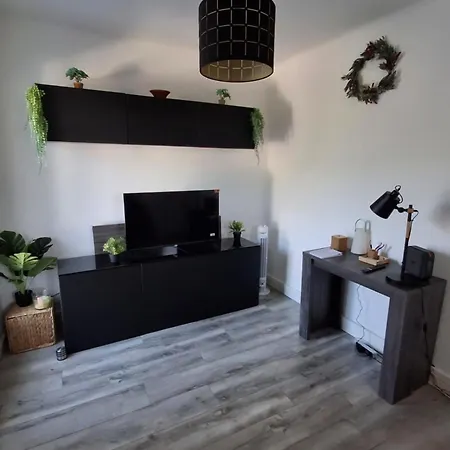 Apartman Le Balcon Du Port- Private Parking Aix-les-Bains